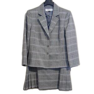 Tahari ASL Gray and Pink Glen Plaid 6P Skirt Suit 6 Petite